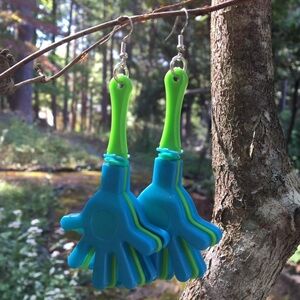 📌Adorable and functional clapper earrings! Add a fun pop to any outfit